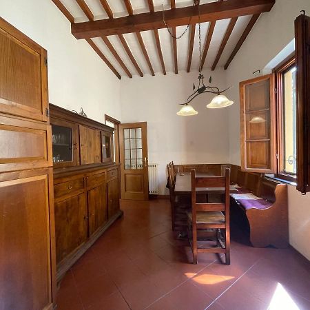 Grande Appartamento In Centro Pontedera Bagian luar foto