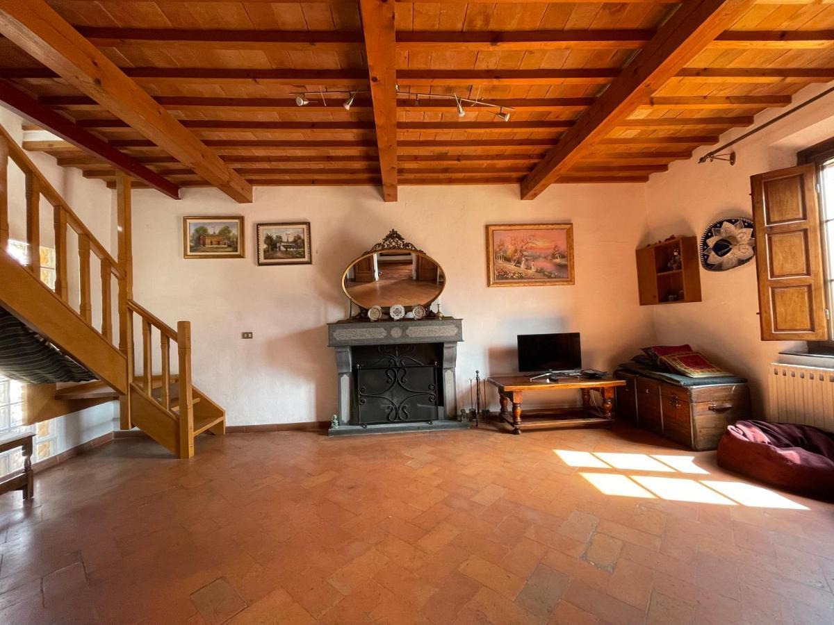 Grande Appartamento In Centro Pontedera Bagian luar foto
