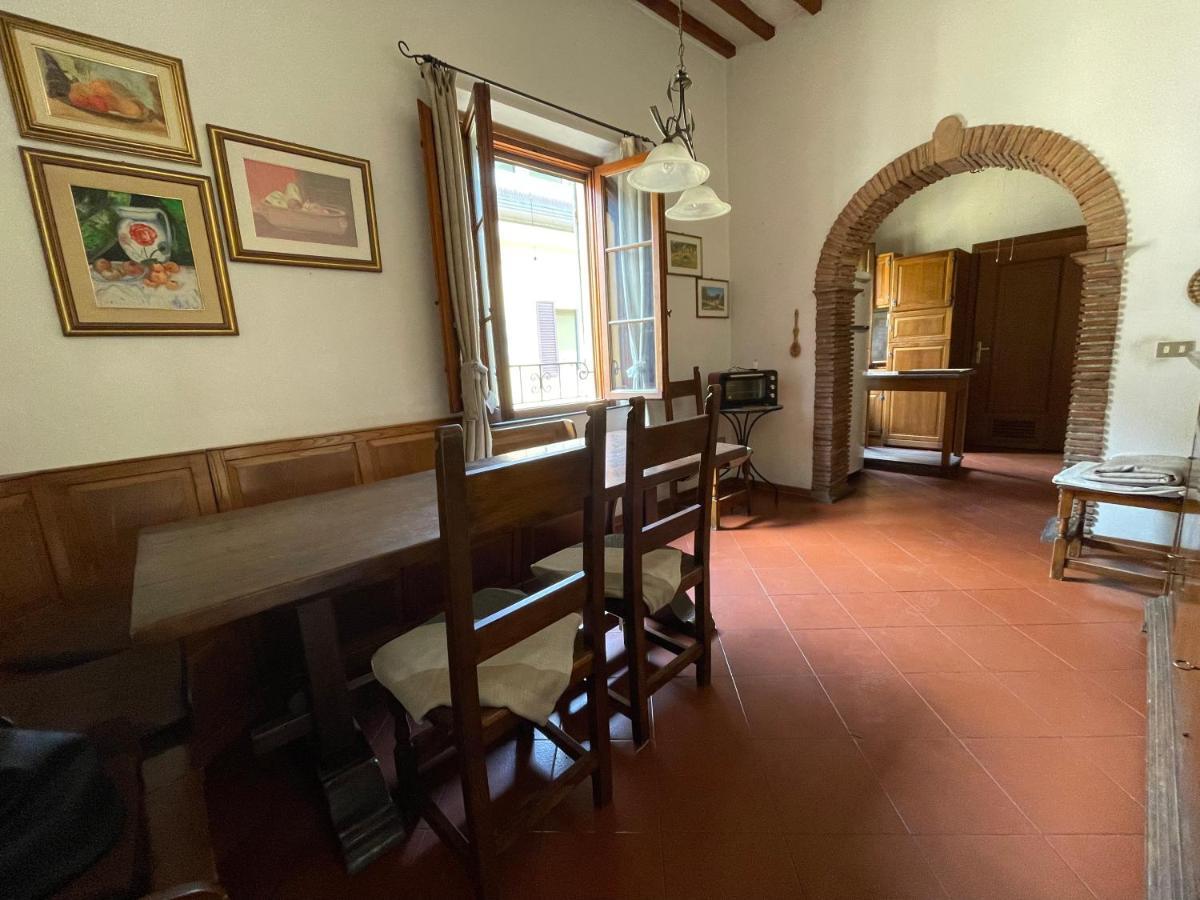Grande Appartamento In Centro Pontedera Bagian luar foto