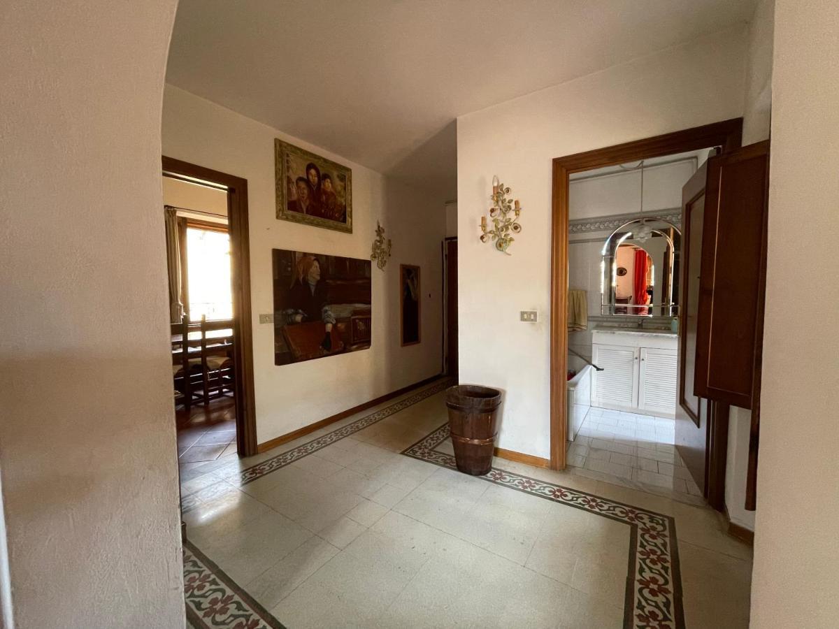 Grande Appartamento In Centro Pontedera Bagian luar foto