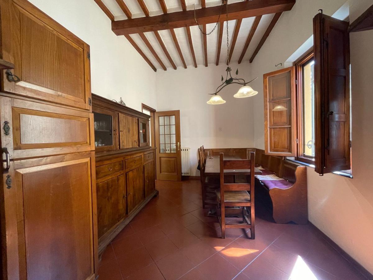 Grande Appartamento In Centro Pontedera Bagian luar foto