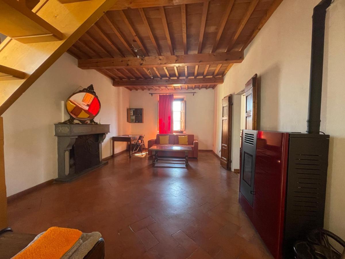 Grande Appartamento In Centro Pontedera Bagian luar foto