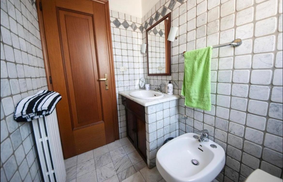 Grande Appartamento In Centro Pontedera Bagian luar foto