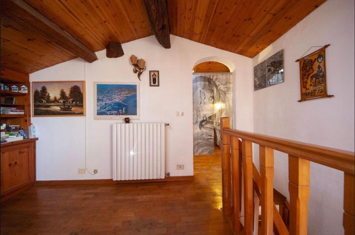 Grande Appartamento In Centro Pontedera Bagian luar foto